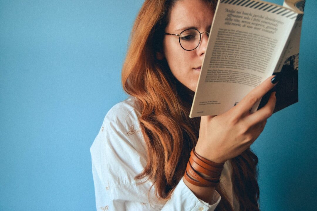 blogger reading detective novel